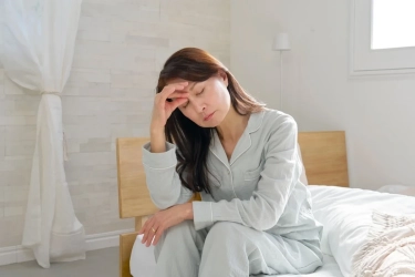 「朝起きれない…」目覚ましが聞こえない原因と対策｜睡眠環境の整え方