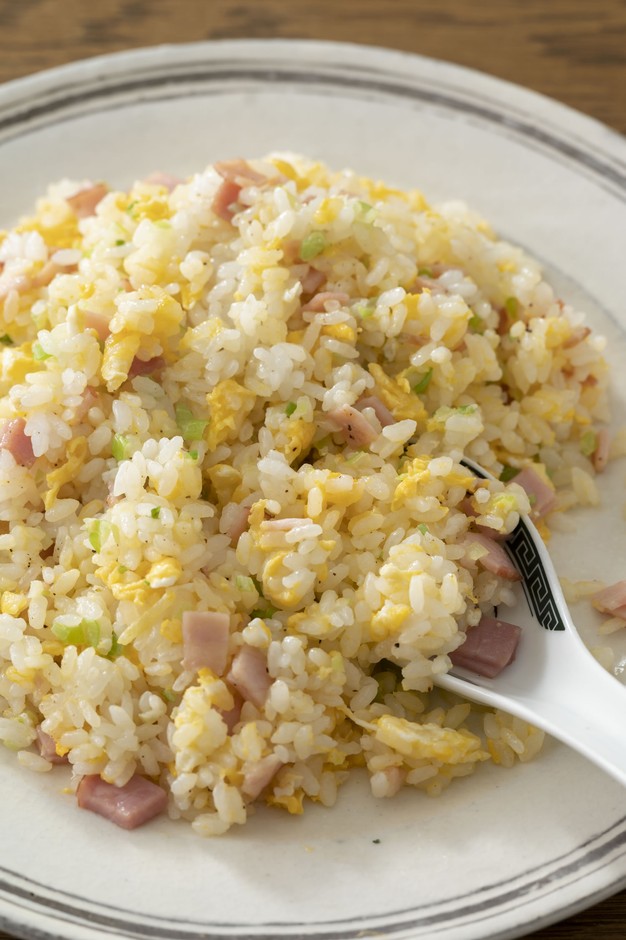 夫が作りたいのはチャーハンなどの「名のある料理」。覚えてほしいポイントをしぼったレシピで紹介。