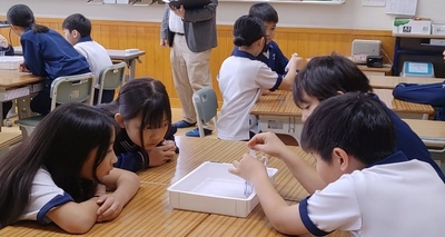 近大附属小学校4年生が、男女合同で月経を学ぶ体験型授業　女性用下着メーカー協力のもと、思春期の相互理解を促進