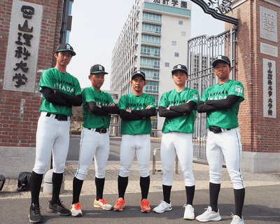 新ユニフォームに身を包んだ（左から）川﨑、新見、中村、戸田、河村の各選手