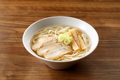 会津らぁ麺うえんで監修　塩らぁ麺