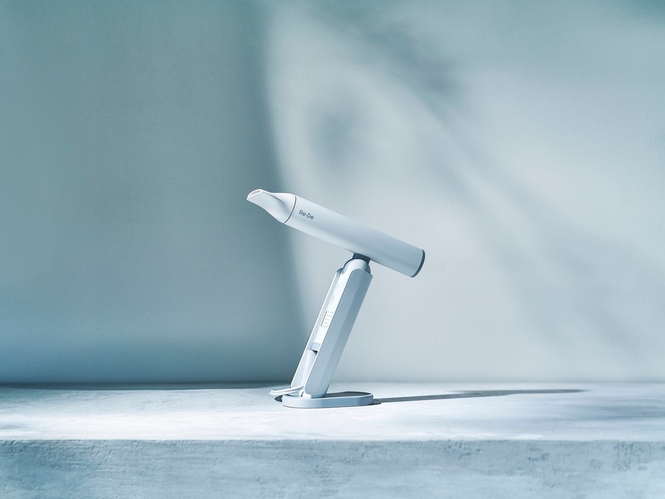 風の速さと軽さが生む、新しいヘアドライを実現したRe・De Hairdry (ホワイト)