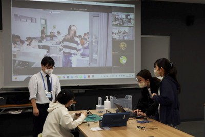  中国の学生もオンラインで同じ演習に取り組みます（画面）