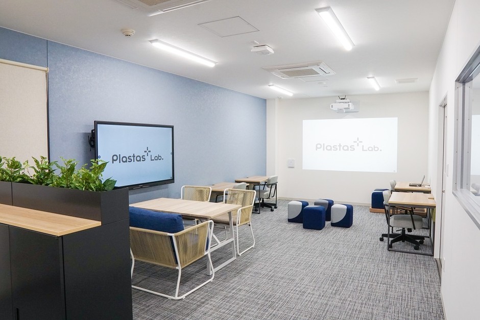 Plastas Lab.の室内1