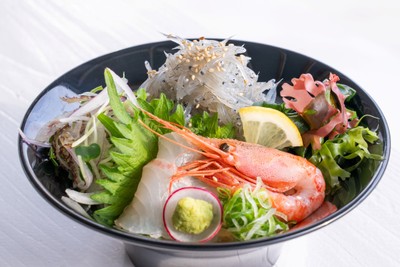 道の駅あわじレストラン「海峡楼」の生しらす丼