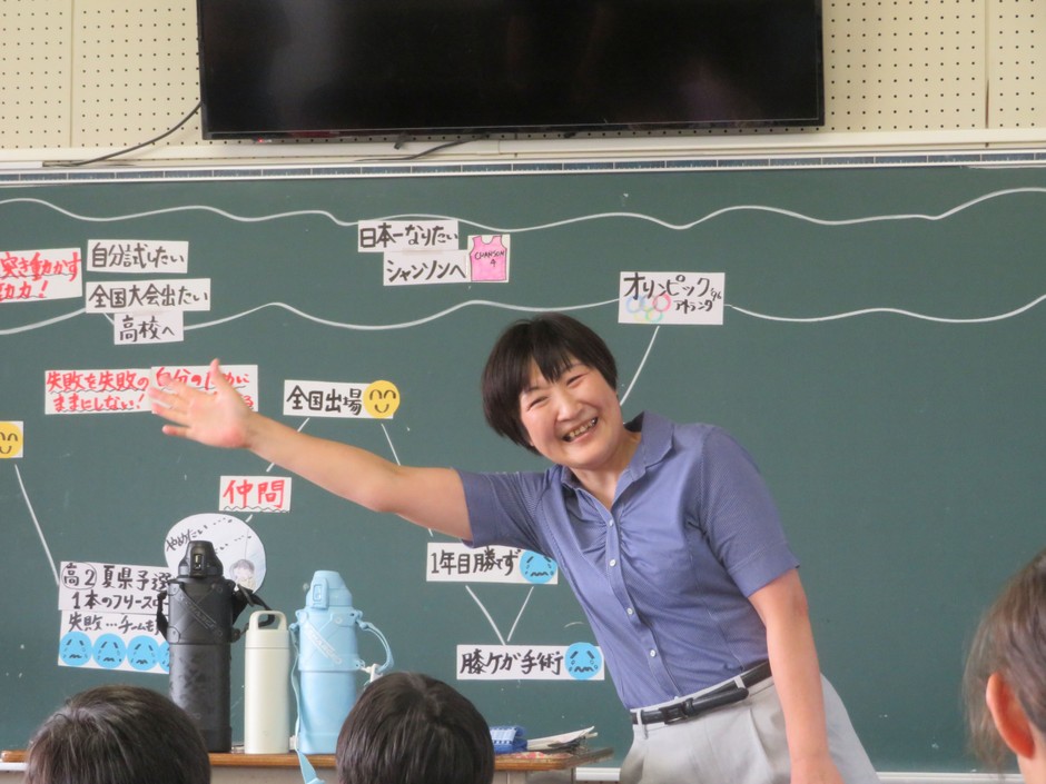 岩屋 睦子さん(出雲市立荒木小学校での実施の様子)1