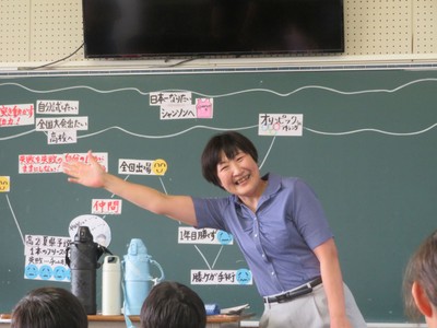 岩屋 睦子さん(出雲市立荒木小学校での実施の様子)1