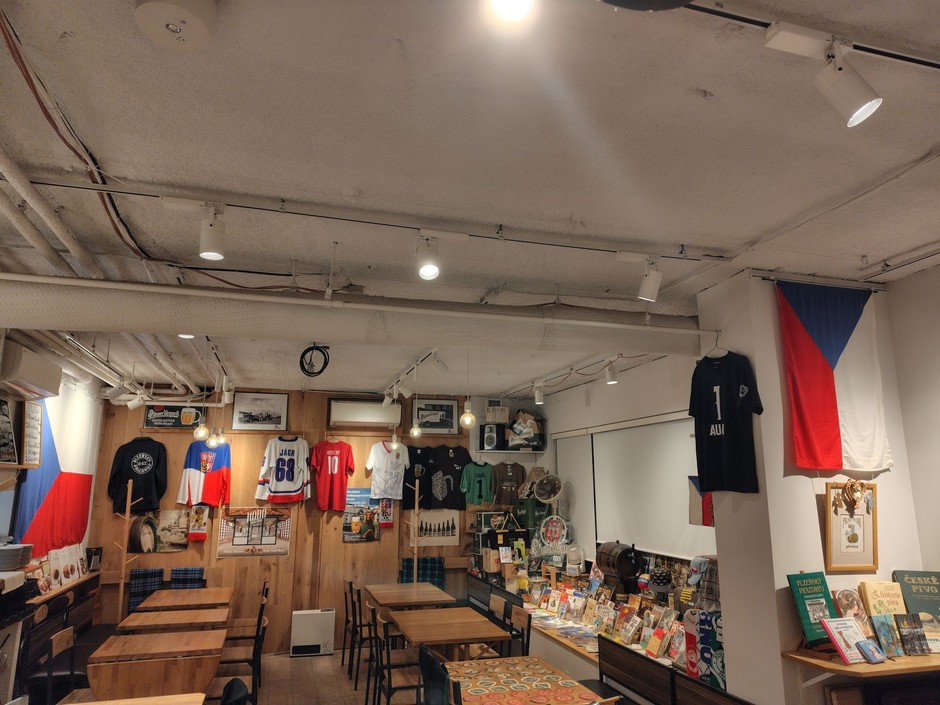 ピルニー ピヤーク トウキョウ　店内