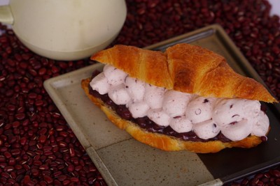 クロワッサン　小豆クリーム