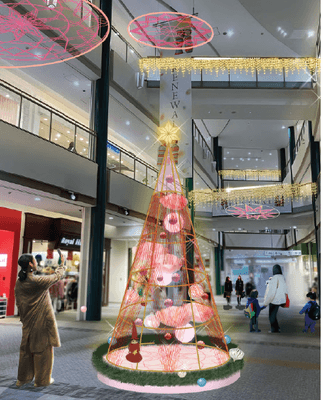▲メイン装飾：KUZUHA MALL本館ミドリモール1F モールアベニュー　てまりと魔法陣で幻想的な世界観を表現
