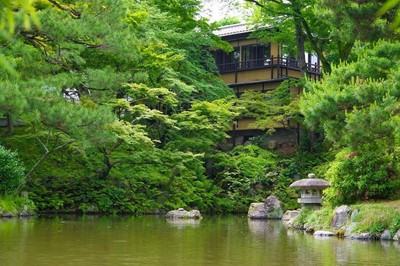 京都市最古の公園内にある「eXcafe祇園八坂」