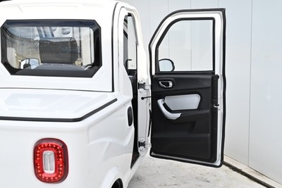 ビベルトラックは唯一のハードドアタイプ　ミニカー登録