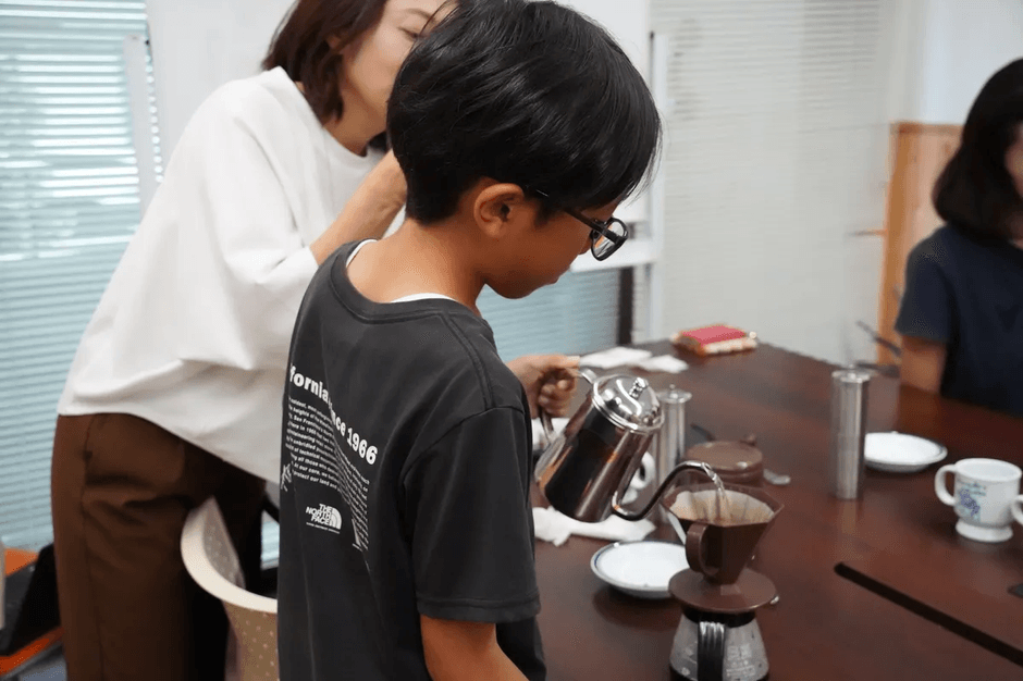 過去のイベントの様子「親子で楽しむファーストコーヒー体験」