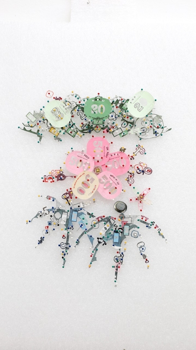 タイトル未定/ Monopoly money, pin, foam/2022
