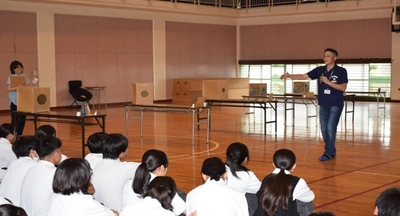 近畿大学九州短期大学の教員が中学生を対象に特別講義を実施　音楽・美術・保健体育の講義を通して知的好奇心や探究心を喚起