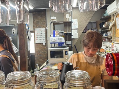 店主のみかりんさん　