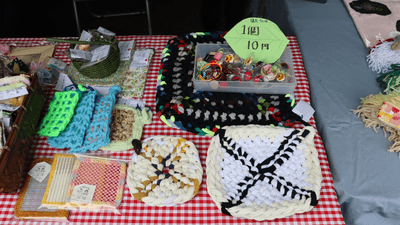社会福祉団体による雑貨販売(昨年度の様子)
