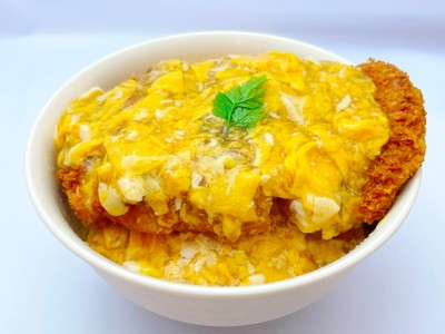 朝からカツ丼!?~味噌汁付き~