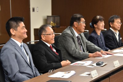 本学側